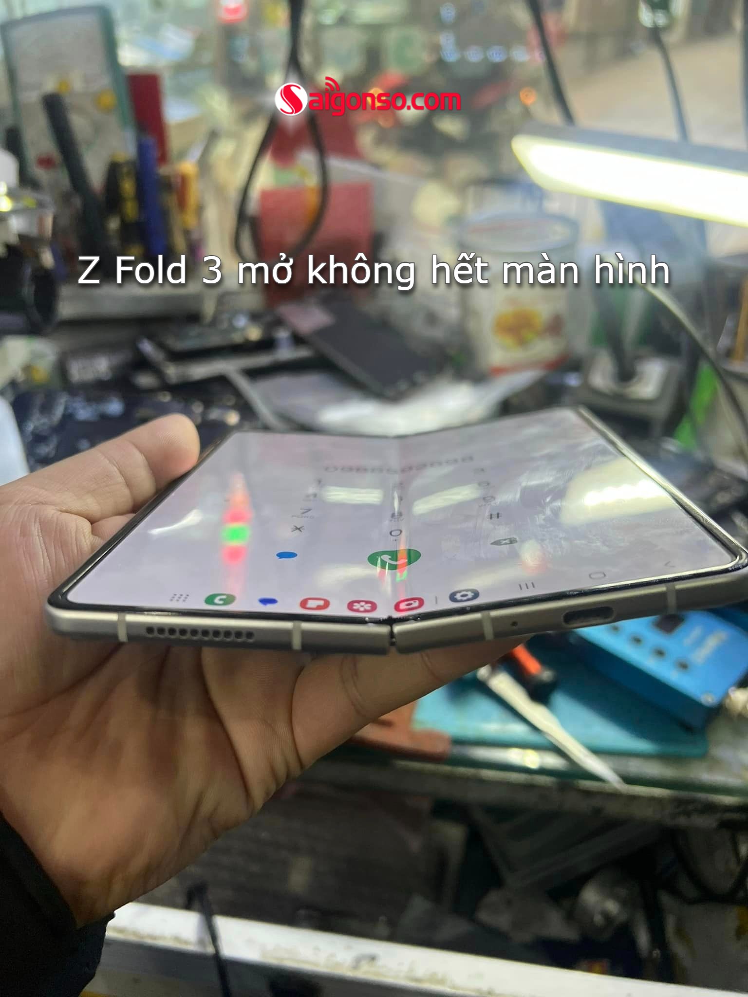 Z Fold 3 không gập hết màn hình